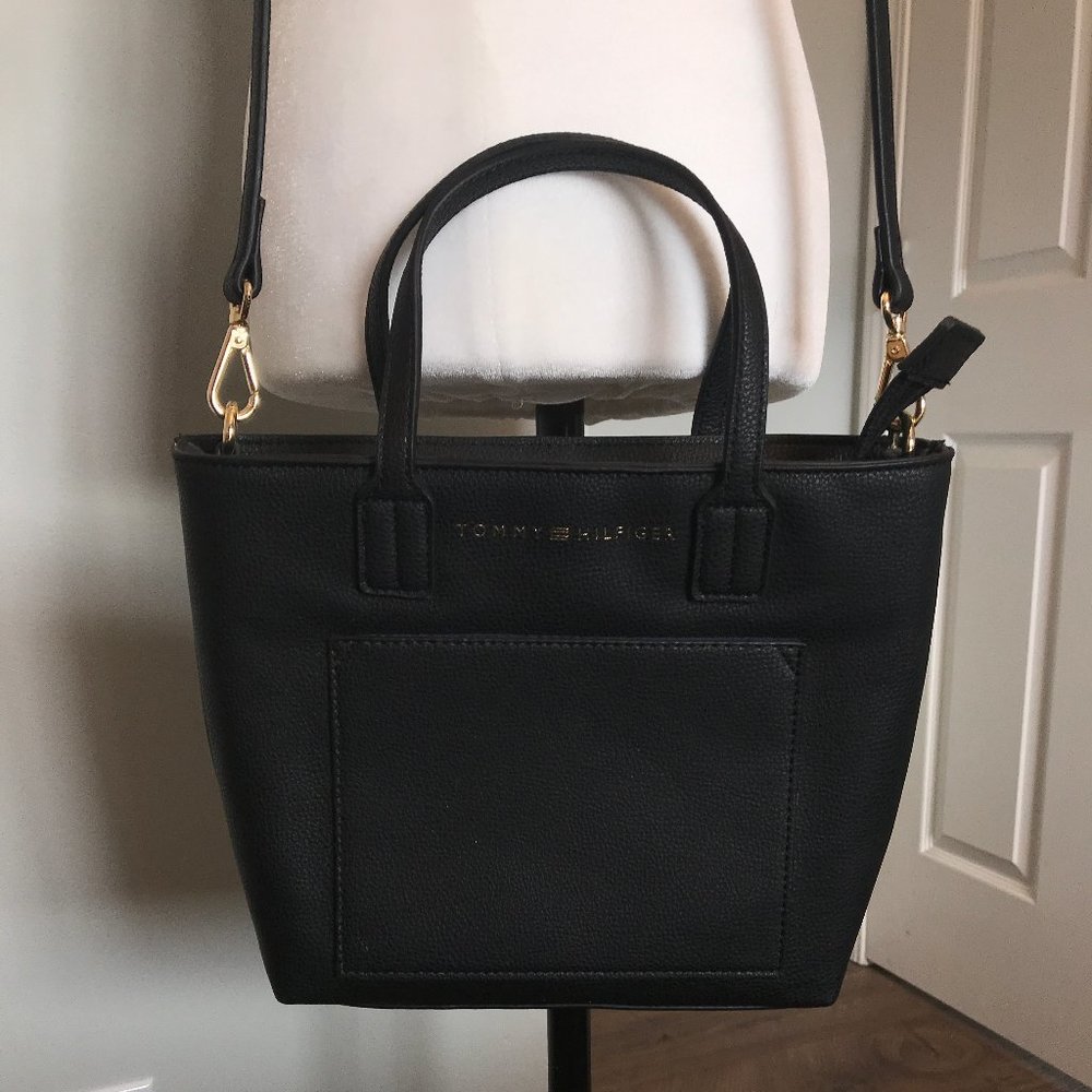 Black Tommy Hilfiger bag